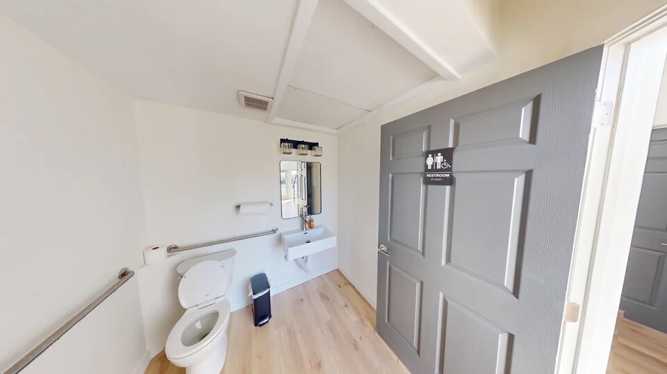 More Photos Of 1920 W 5200 S, Roy Office For Lease