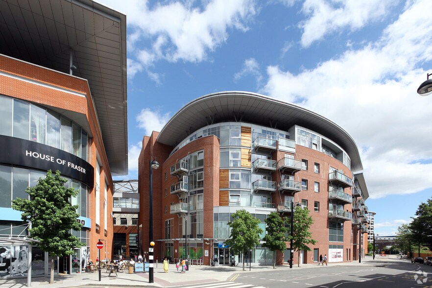 More Photos Of Eden Walk, High Wycombe General Retail For Lease