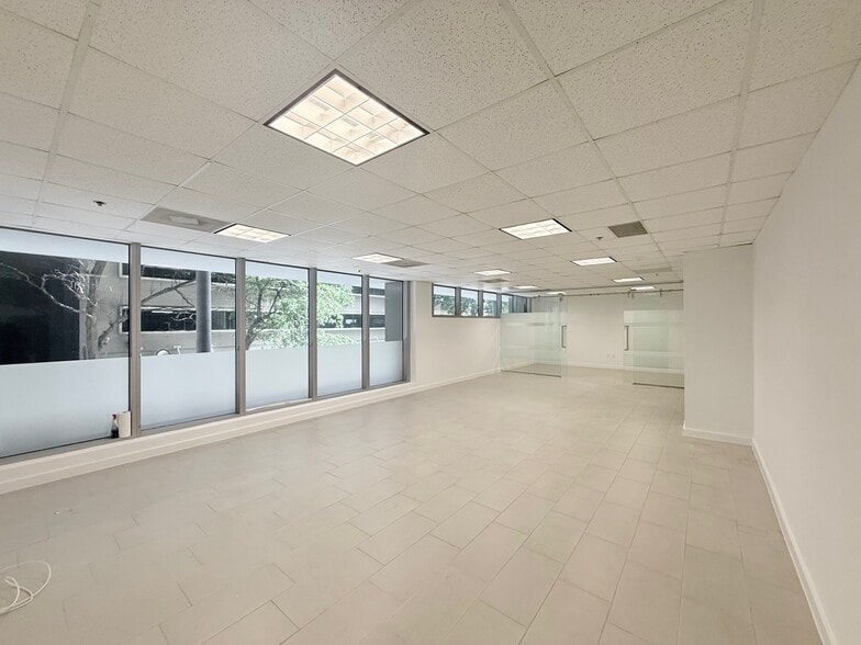 Primary Photo Of 150 SE 2nd Ave, Miami Office Residential For Sale