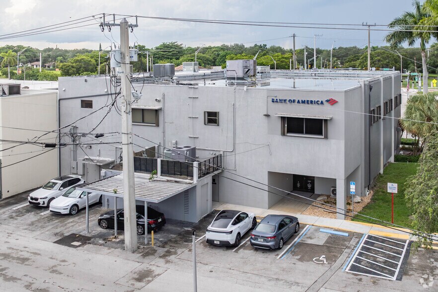 More Photos Of 11205 S Dixie Hwy, Pinecrest Bank For Lease