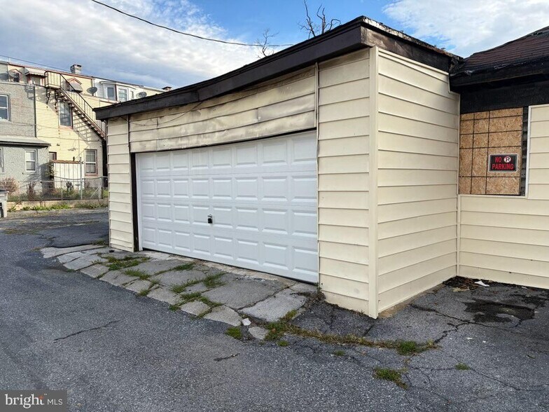 More Photos Of 430 N Gannon St, Lebanon Specialty For Sale