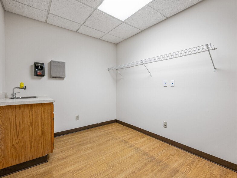 More Photos Of 6 Brooklet St, Asheville Medical For Sale