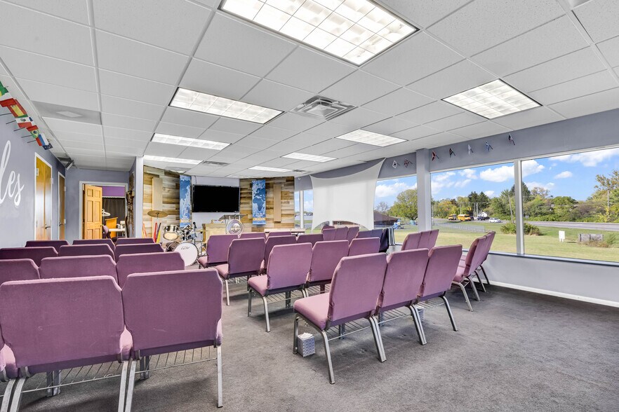 More Photos Of 3050 Delta Marine Dr, Columbus Office For Sale