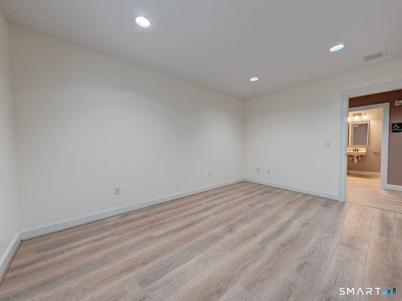 More Photos Of 225 Oakland Rd, South Windsor Office For Sale