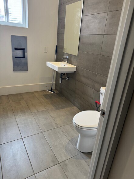 More Photos Of 615 Main St, Cincinnati Loft Creative Space For Lease