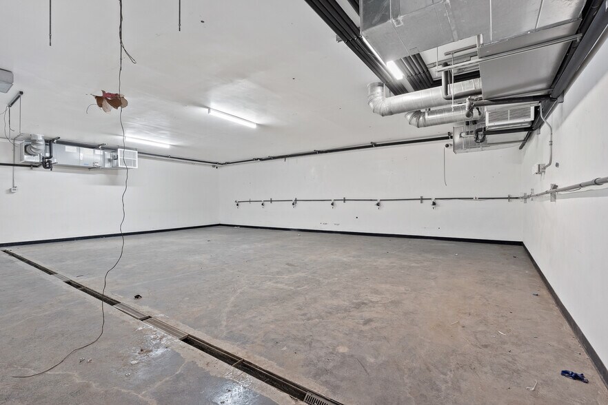 More Photos Of 3501 Emery St, Los Angeles Manufacturing For Sale