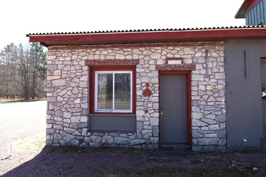 Primary Photo Of 22211 US Highway 63, Grand View Flex For Sale