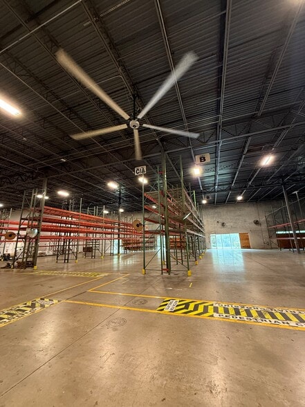 More Photos Of 671-673 NW Enterprise Dr, Port, Port Saint Lucie Manufacturing For Lease