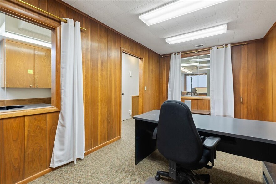 More Photos Of 127 Pearl St, Council Bluffs Office For Lease