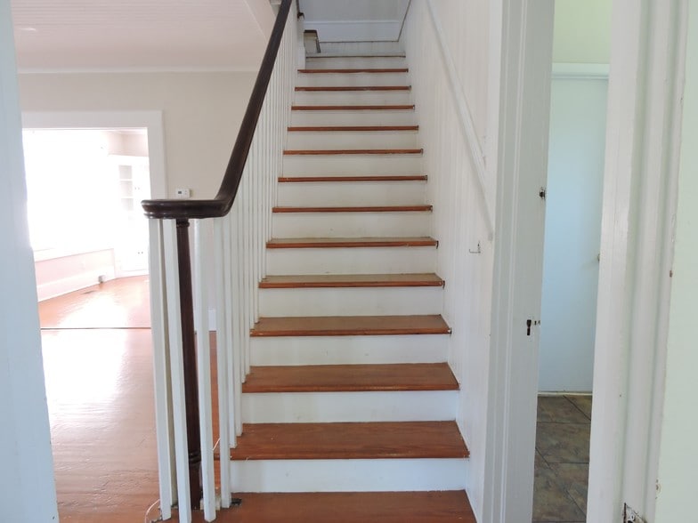 More Photos Of 2216 Mahan Dr, Tallahassee Office Residential For Sale