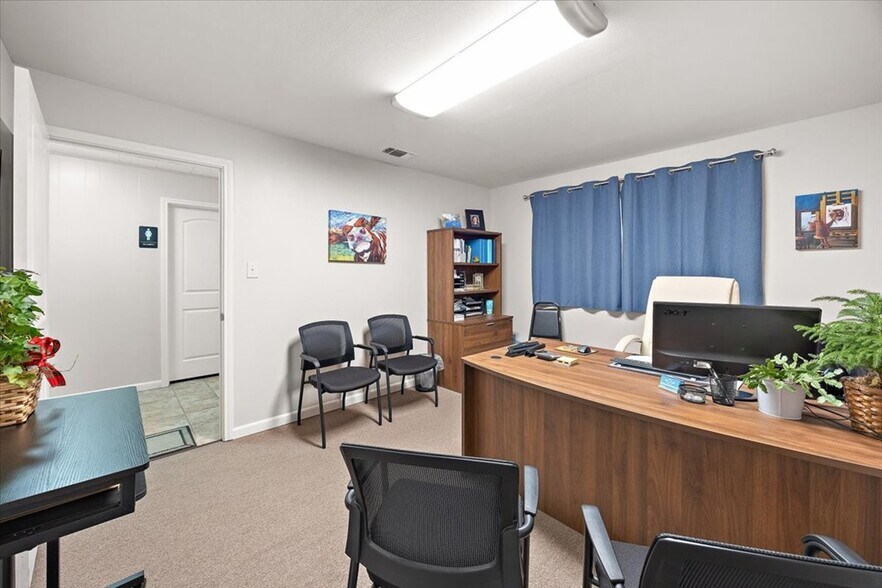 More Photos Of 100 E Borden St, Diboll Religious Facility For Sale