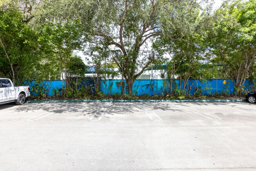 More Photos Of 6155-6187 Miami Lakes Dr E, Miami Lakes Showroom For Sale