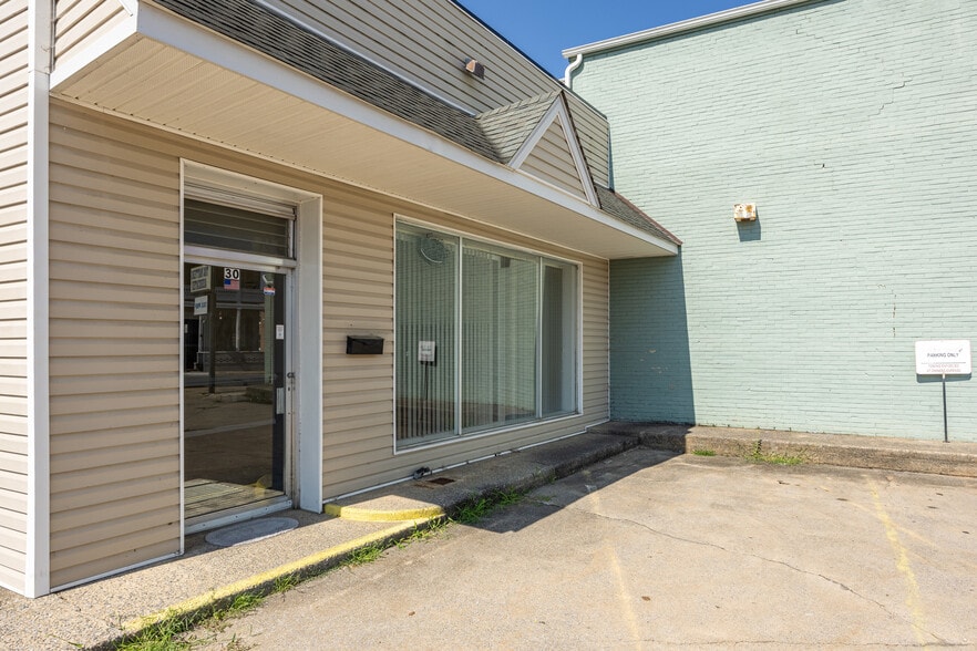 More Photos Of 30 E Main St, Luray Office For Sale