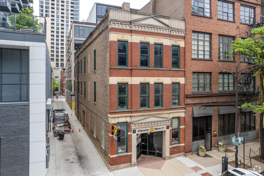 More Photos Of 158 W Erie St, Chicago Office For Lease
