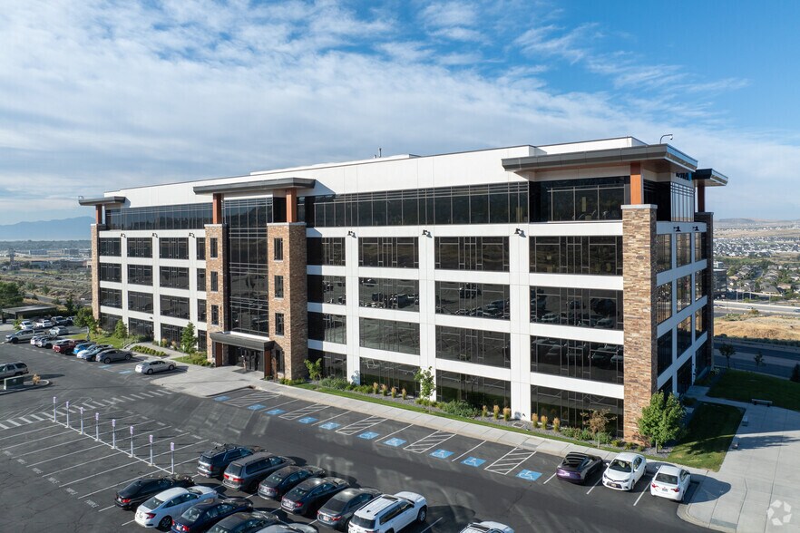 More Photos Of 4100 N Chapel Ridge Rd, Lehi Office For Sale