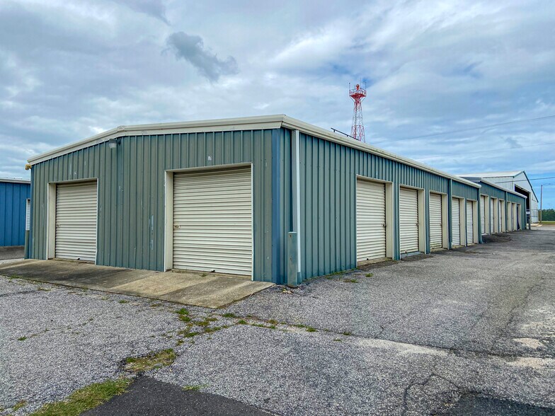 More Photos Of 3200 Airport Blvd, North Myrtle Beach Distribution For Lease