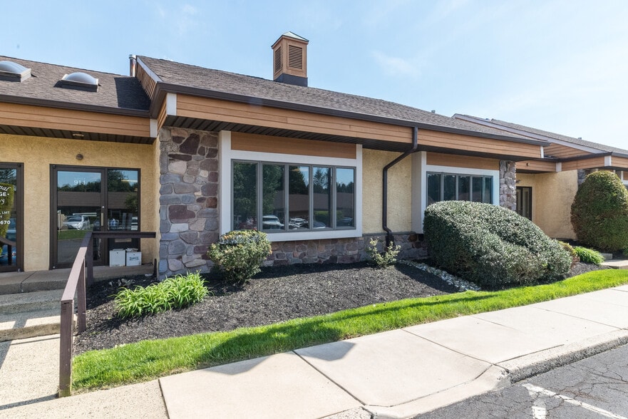 More Photos Of 908-918 Town Center, New Britain Office For Sale