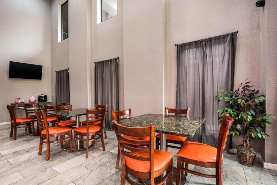 More Photos Of 310 Barrow Hill Rd, Forrest City Hotel For Sale