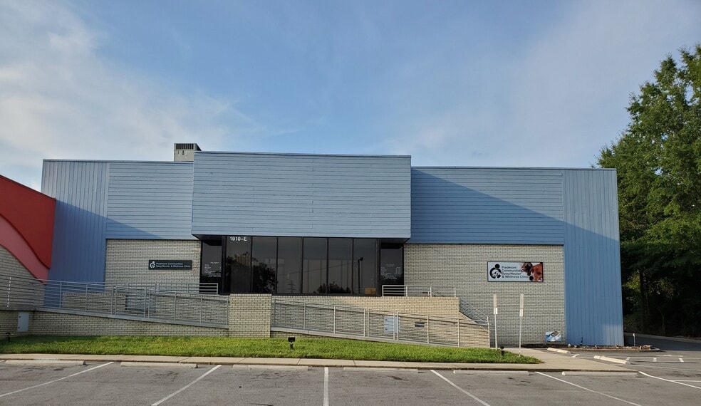 More Photos Of 1910 N Church St, Greensboro Medical For Sale