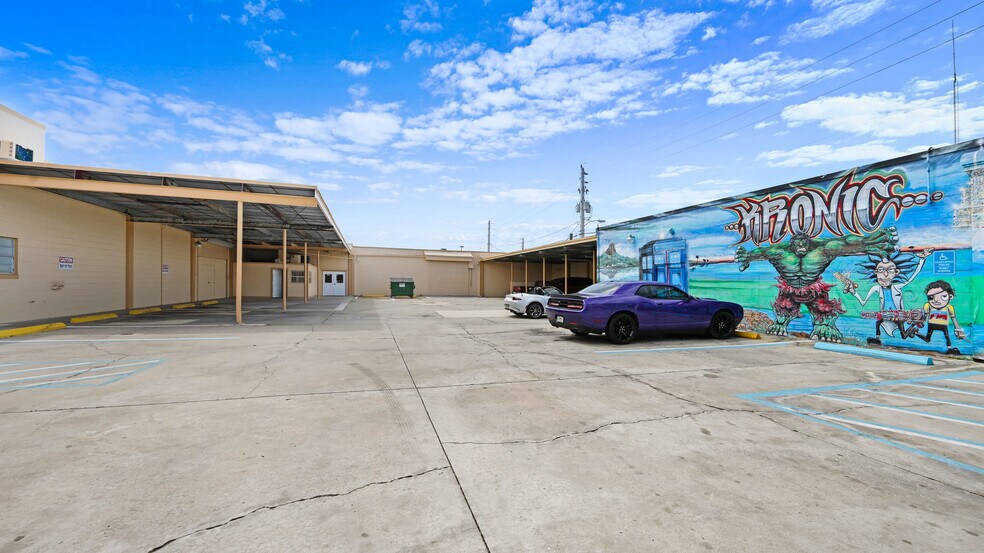 More Photos Of 117-137 Hughlett Ave, Cocoa General Retail For Sale