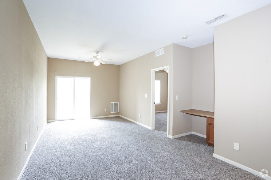 More Photos Of 630 NW Yennie St, Grain Valley Apartments For Lease