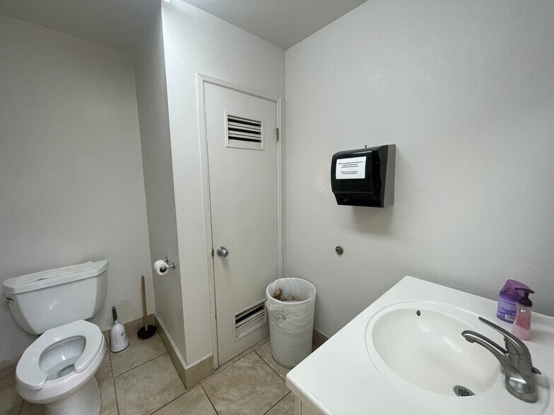More Photos Of 135 Civic Center Dr, National City Office For Lease