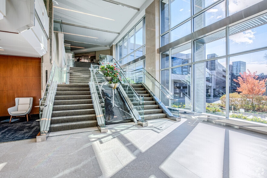 More Photos Of 8000-8500 Normandale Lake Blvd, Bloomington Unknown For Lease