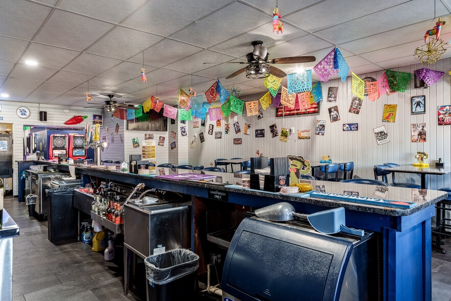 More Photos Of 415 N Center St, Durand General Retail For Sale