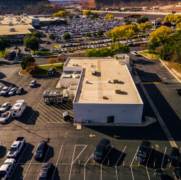 More Photos Of 528 N Mall Dr, Saint George Auto Repair For Lease