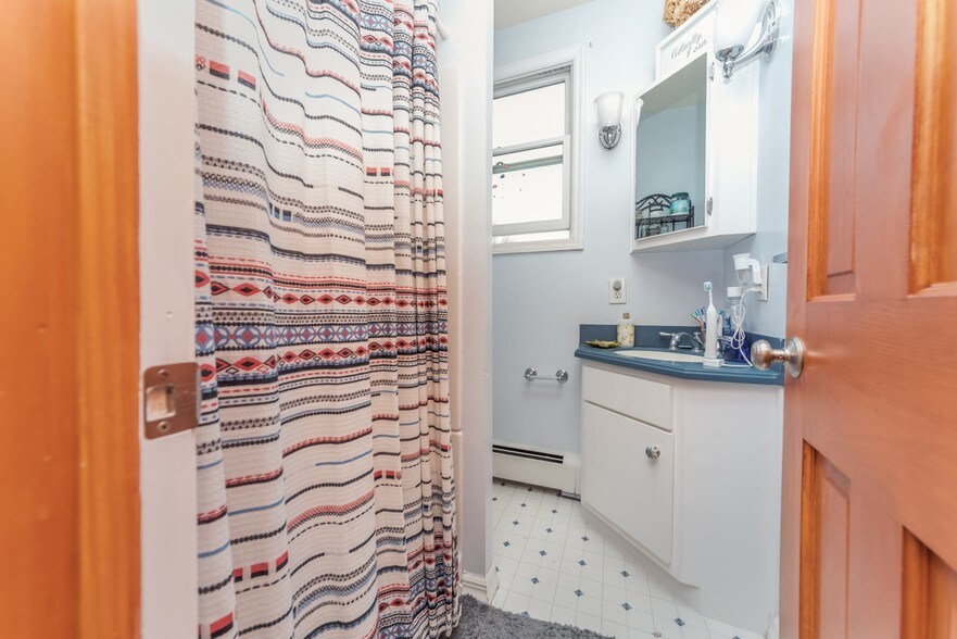 More Photos Of 11 Main St, Kingston Restaurant For Sale