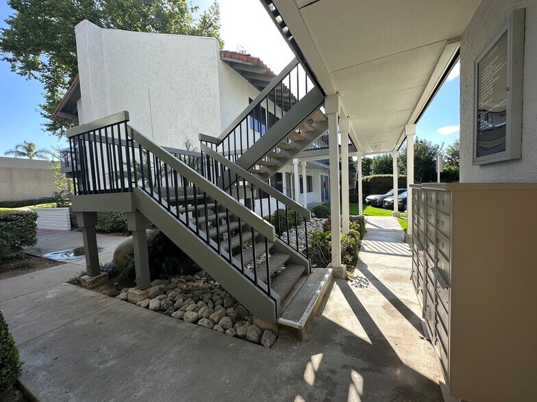 More Photos Of 1820 W Orangewood Ave, Orange Office For Lease