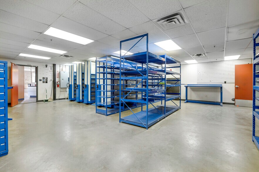 More Photos Of 2885 W County Line Rd, Littleton Auto Dealership For Sale