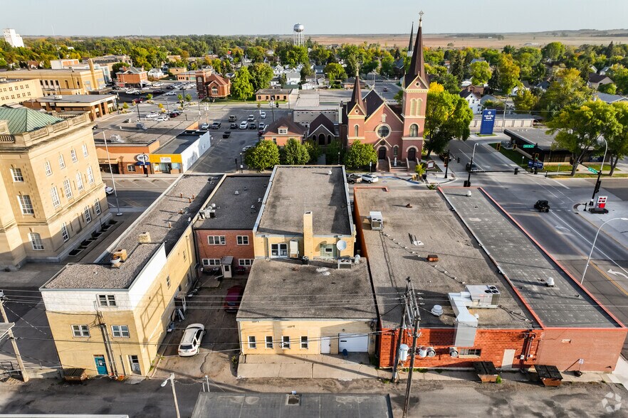 More Photos Of 516 4th St NE, Devils Lake Office For Sale