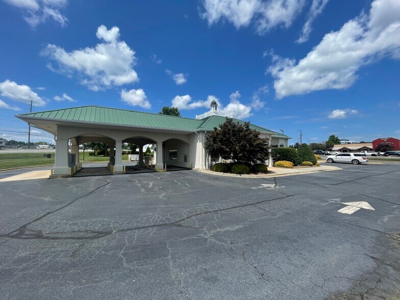 More Photos Of 271 Copperfield Blvd NE, Concord General Retail For Sale