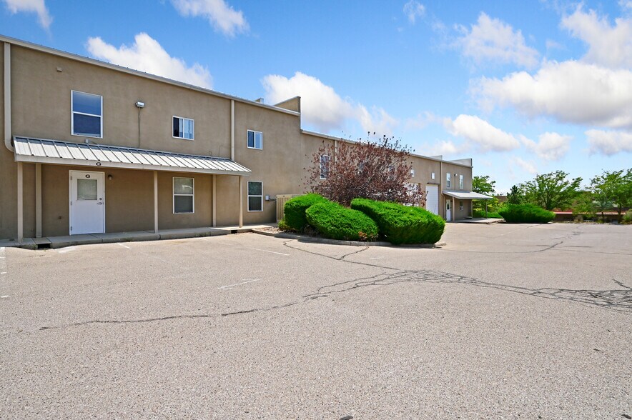 More Photos Of 21 Bisbee Ct, Santa Fe Warehouse For Lease
