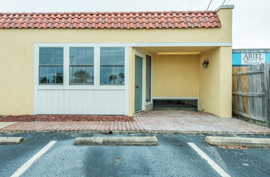 More Photos Of 415 Mountain Dr, Destin Storefront For Lease