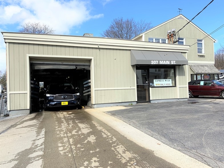 More Photos Of 307 Main St, Westbrook Carwash For Sale