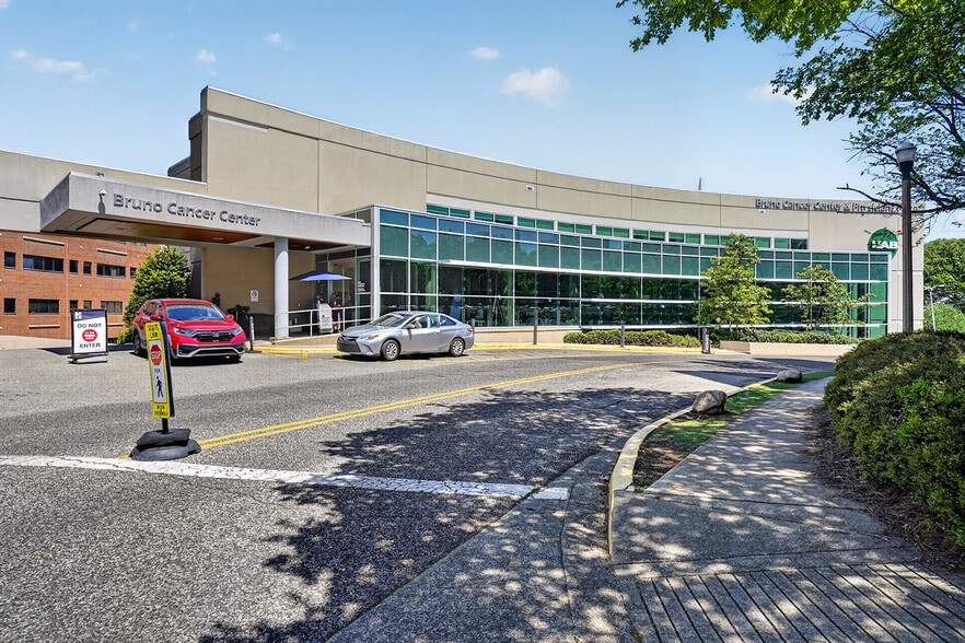 More Photos Of 2728 10th Ave S, Birmingham Medical For Lease