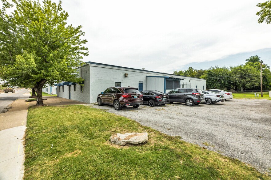 More Photos Of 1113 N Utica Ave, Tulsa Industrial For Sale