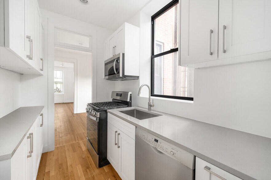 More Photos Of 402 W 20th St, New York Apartments For Sale