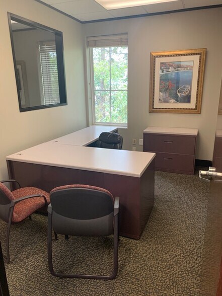 More Photos Of 1525 Lake Front Cir, The Woodlands Office For Lease