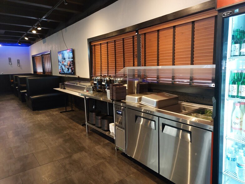 More Photos Of 5101 E Colonial Dr, Orlando Restaurant For Sale