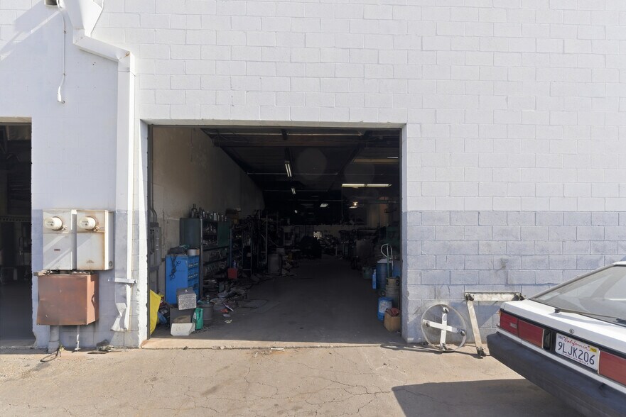 More Photos Of 159-161 N East End Ave, Pomona Warehouse For Sale