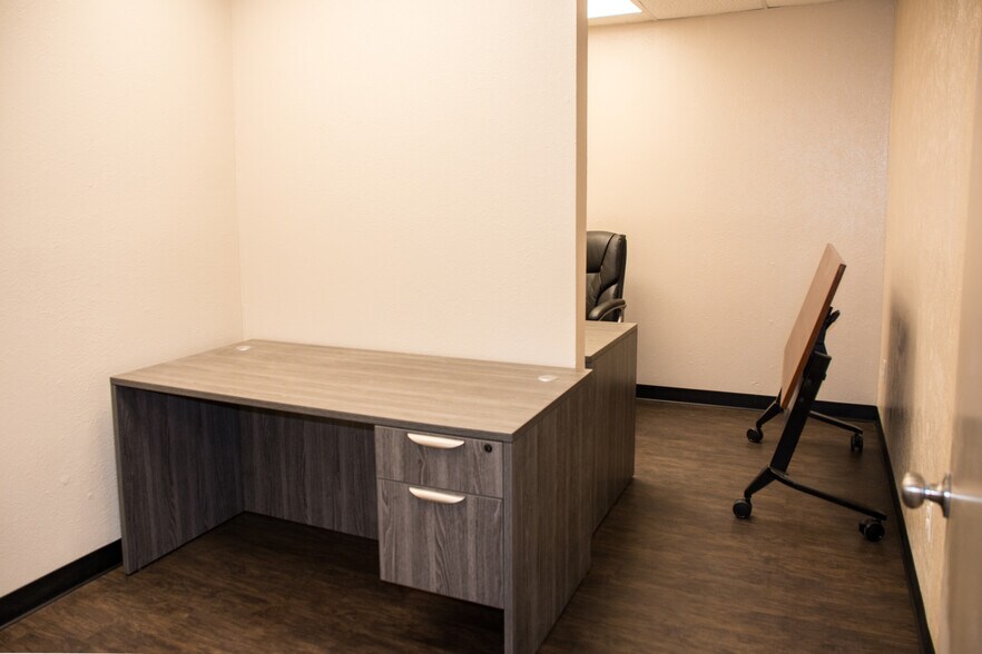 More Photos Of 2057 Commerce Dr, Midland Flex For Lease