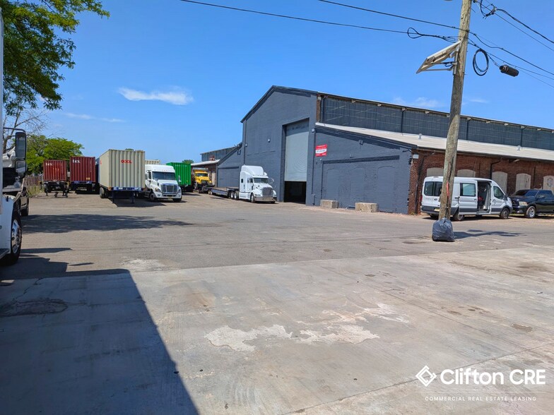 More Photos Of 5 Slater Dr, Elizabeth Warehouse For Lease