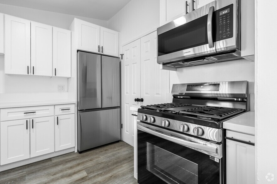 More Photos Of 205 S McCoy Rd, Orange Apartments For Sale