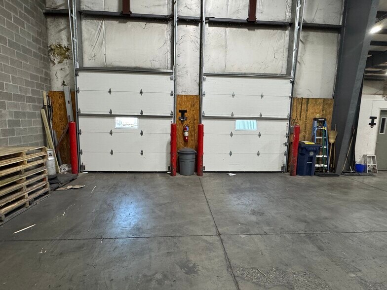 More Photos Of 16121 Business Pky, Hagerstown Warehouse For Lease