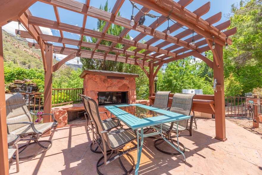 More Photos Of 4548 N State Route 89A, Sedona Hotel For Sale