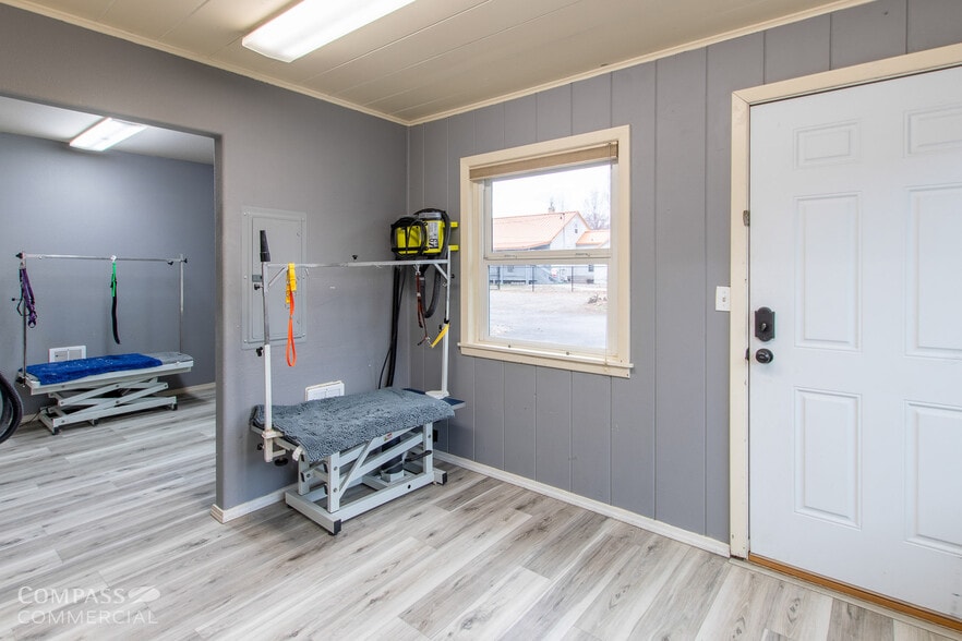 More Photos Of 721 SW 10th St, Redmond General Retail For Sale