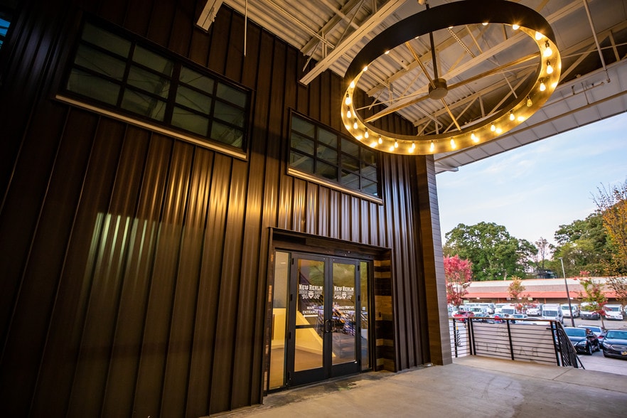 More Photos Of 550 Somerset Ter NE, Atlanta Storefront For Lease